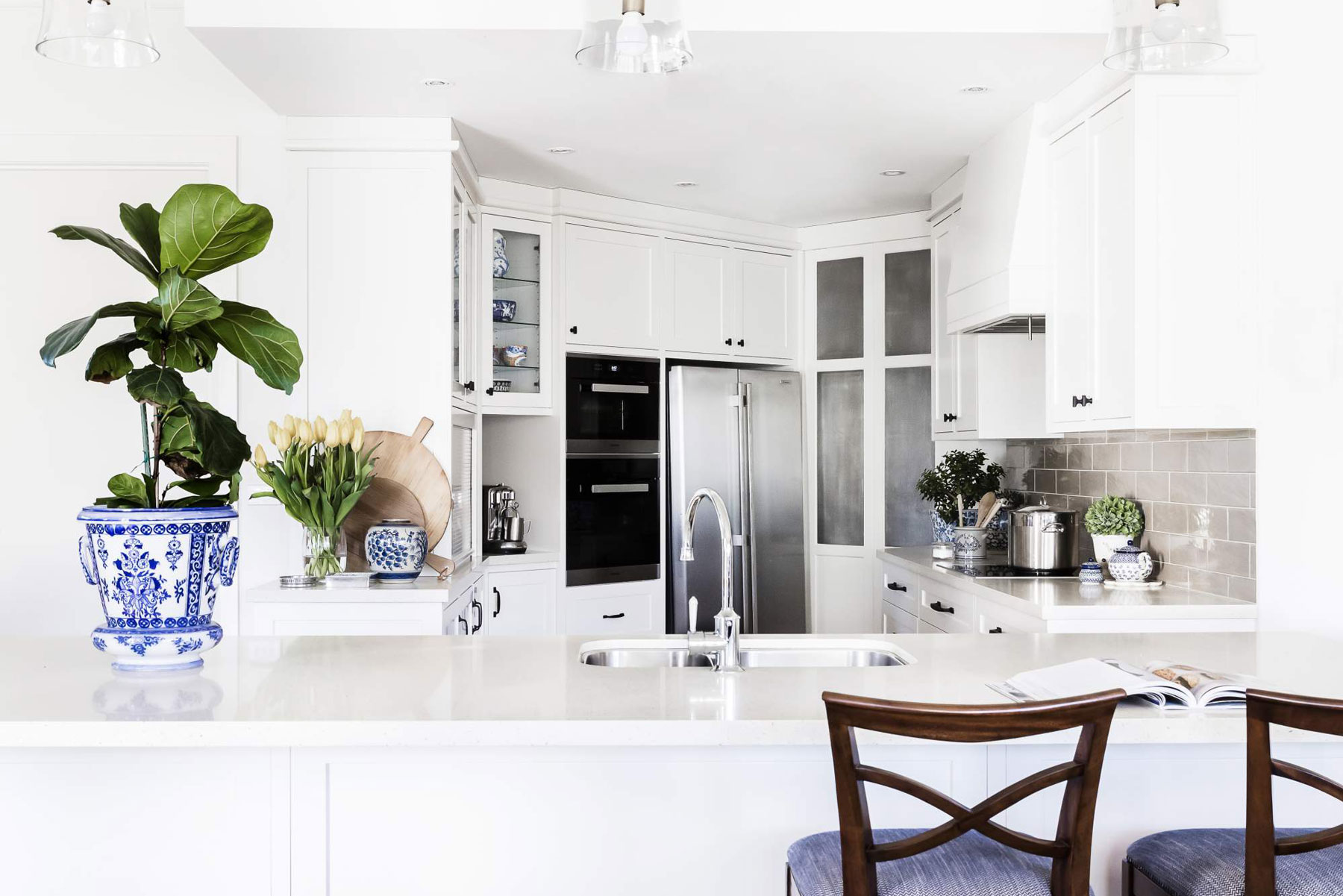white kitchen mixed metal finishes silver and black warm brown hamptons style design canberra